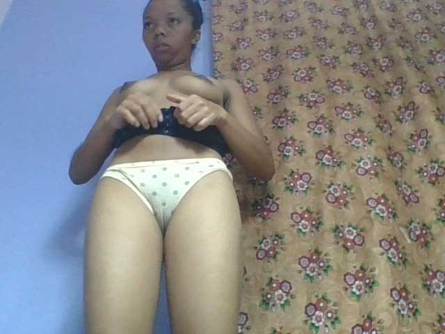 rosah1a live cam on BongaCams
