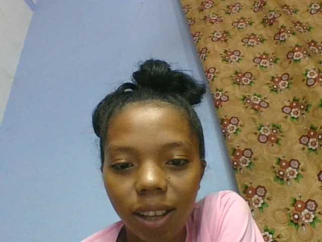 rosah1a live cam on BongaCams