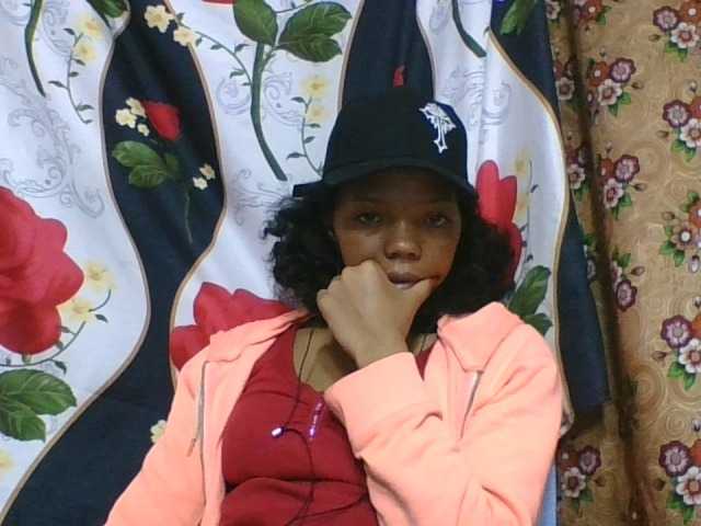 rosah1a live cam on BongaCams