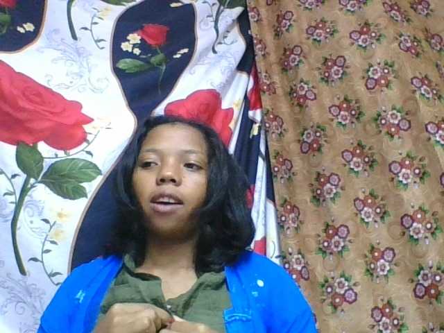 rosah1a live cam on BongaCams