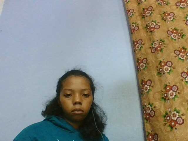 rosah1a live cam on BongaCams
