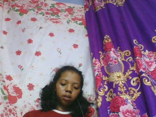rosah1a live cam on BongaCams