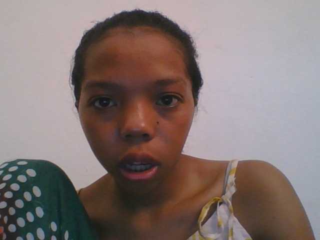 rosah1a live cam on BongaCams