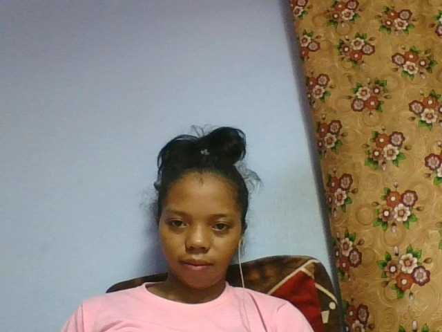 rosah1a live cam on BongaCams