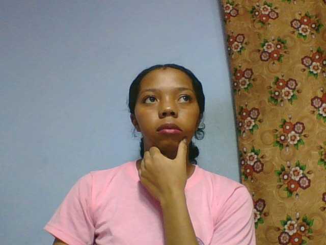 rosah1a live cam on BongaCams