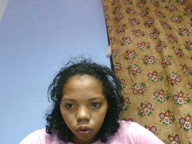 rosah1a live cam on BongaCams