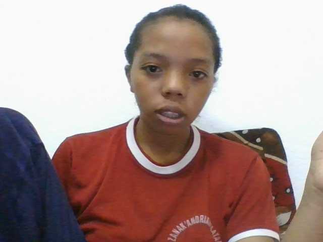 rosah1a live cam on BongaCams