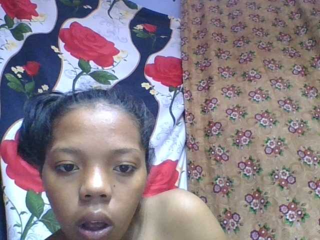 rosah1a live cam on BongaCams