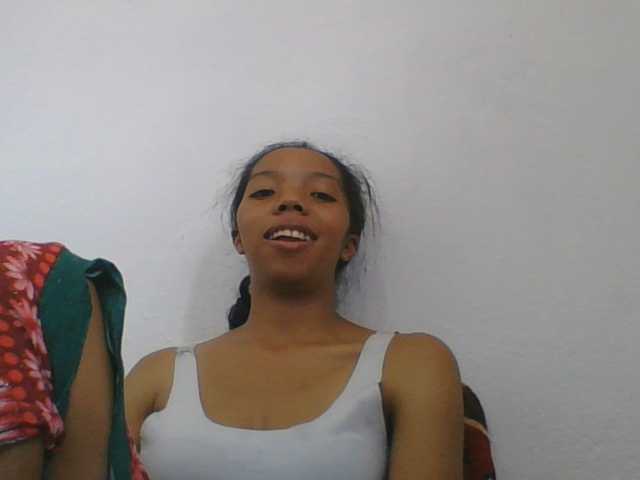 rosah1a live cam on BongaCams