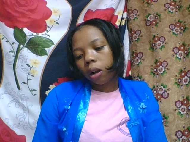 rosah1a live cam on BongaCams