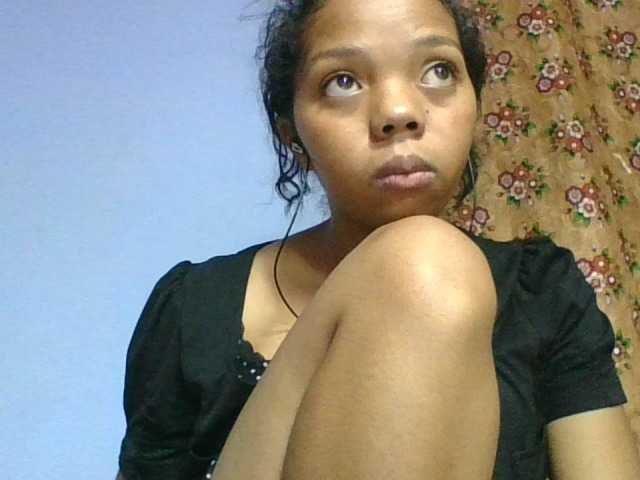 rosah1a live cam on BongaCams
