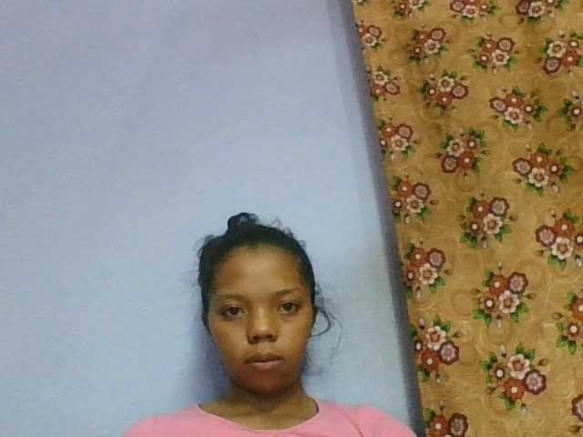 rosah1a live cam on BongaCams