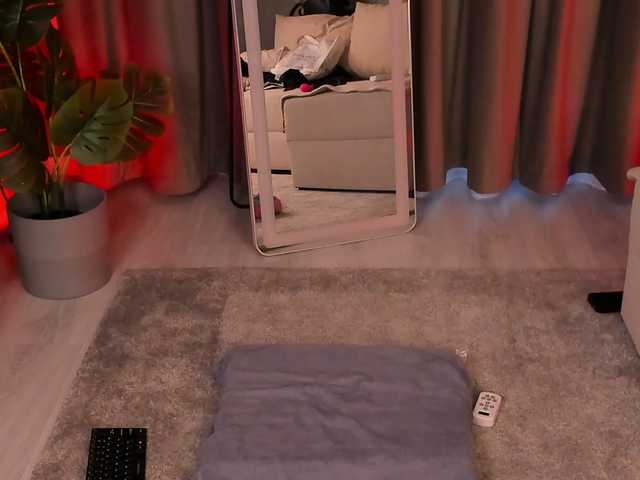 MiraVolt live cam