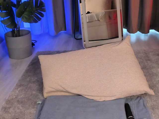 MiraVolt live cam on BongaCams