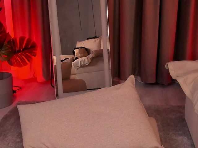 MiraVolt live cam on BongaCams