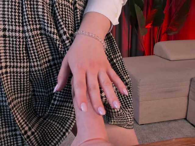 MiraVolt live cam on BongaCams