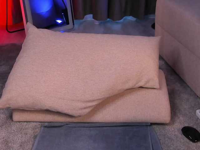 MiraVolt live cam on BongaCams