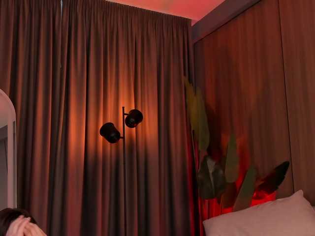 MiraVolt live cam on BongaCams