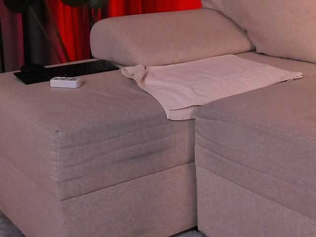 MiraVolt live cam on BongaCams