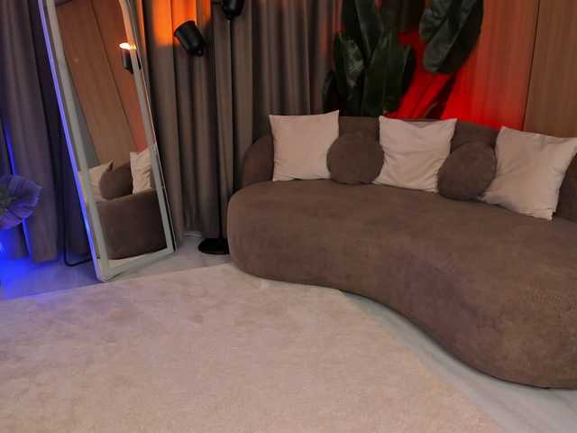 MiraVolt live cam on BongaCams