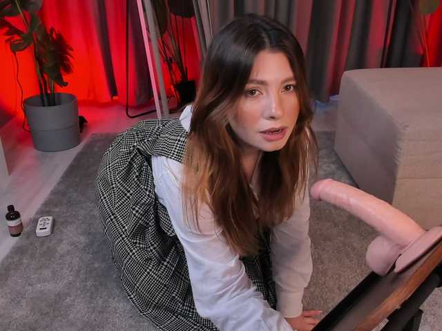 MiraVolt live cam on BongaCams
