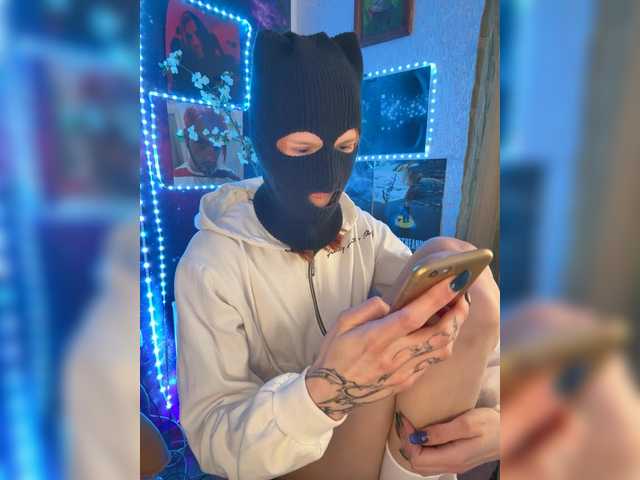 roseflowers's BongaCams show and profile