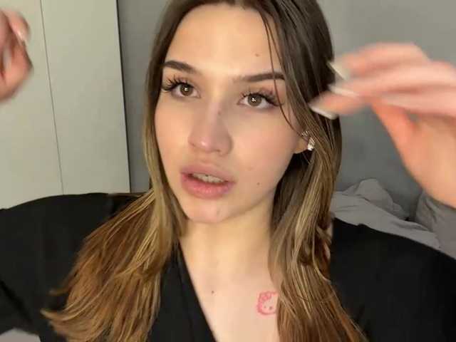 le modèle DemetraAsma est en webcam porno dans un show sur le site bongacams, il possède les tags suivants: White/Caucasian,Brunette,Trimmed