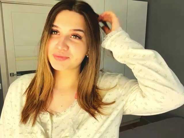 le modèle DemetraAsma est en webcam porno dans un show sur le site bongacams, il possède les tags suivants: White/Caucasian,Brunette,Trimmed