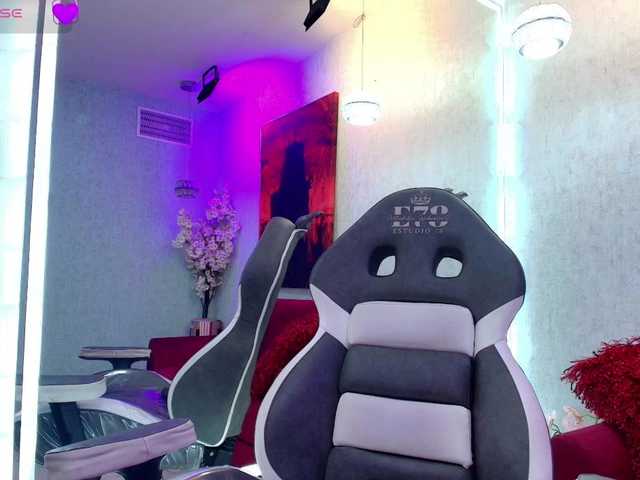 Jade-Nair's BongaCams show and profile