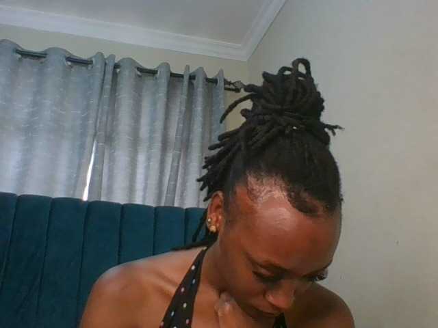 Drippingqueen23 Live Cam and Statistics on UnifiedCams