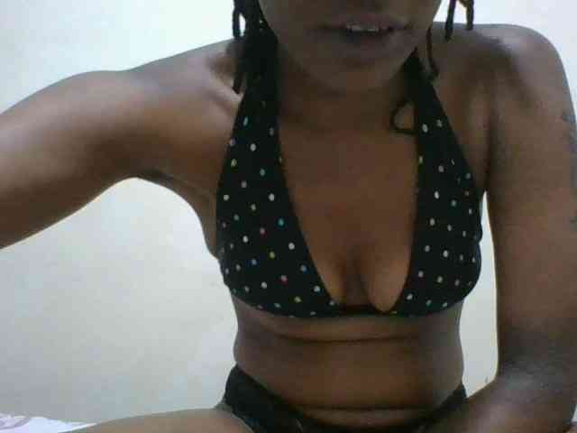 Drippingqueen23 webcam