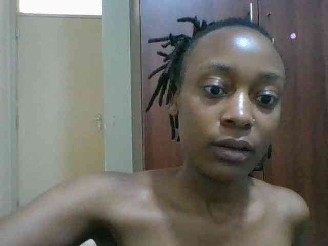 Drippingqueen23 webcam