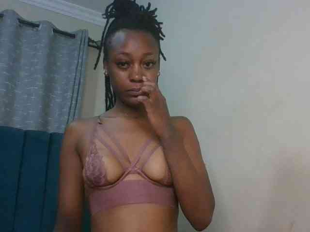 Drippingqueen23 webcam