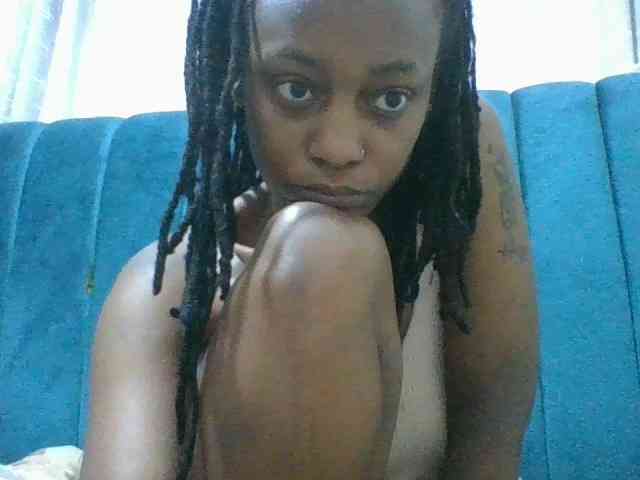 Drippingqueen23 webcam