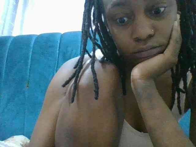 Drippingqueen23 webcam