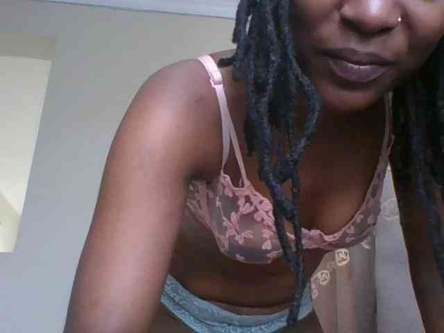 Drippingqueen23 webcam