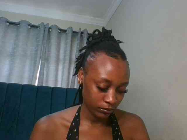 Drippingqueen23 webcam