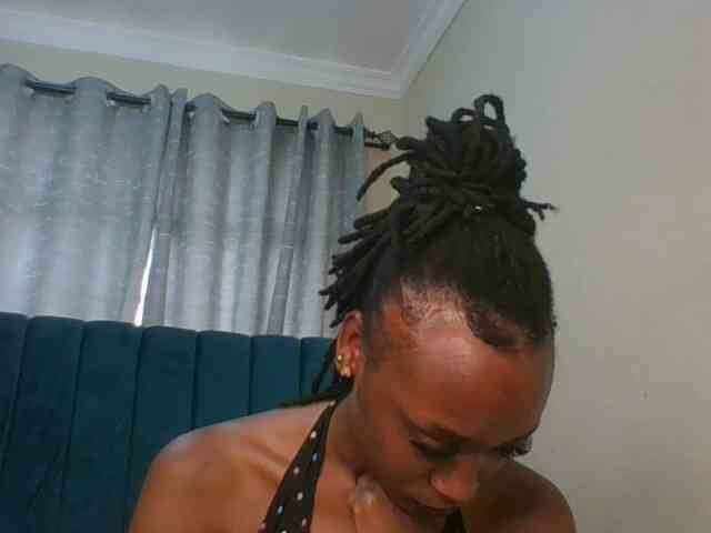 Drippingqueen23 webcam