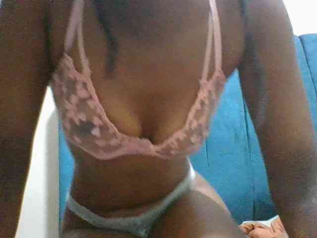 Drippingqueen23 webcam