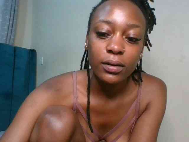 Drippingqueen23 webcam