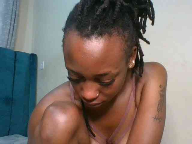 Drippingqueen23 webcam