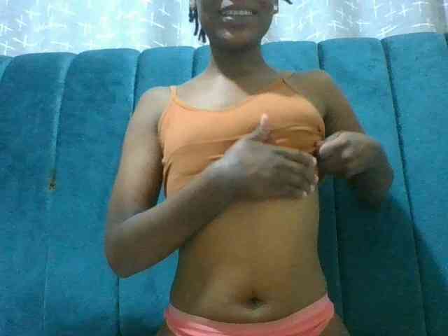 Drippingqueen23 webcam