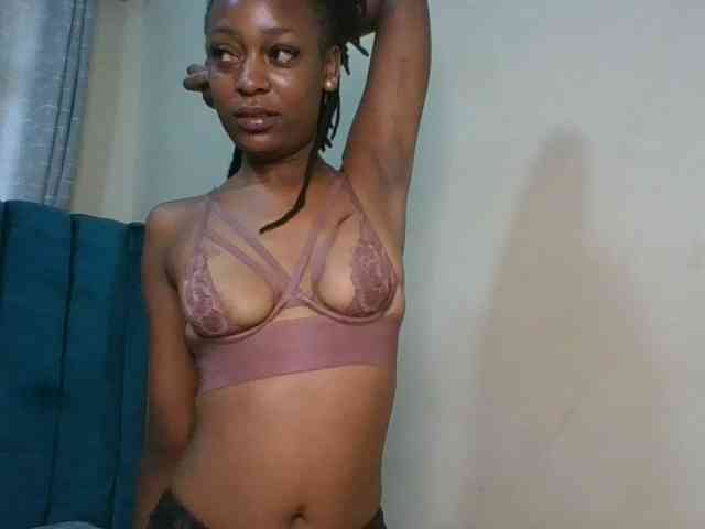 Drippingqueen23 webcam