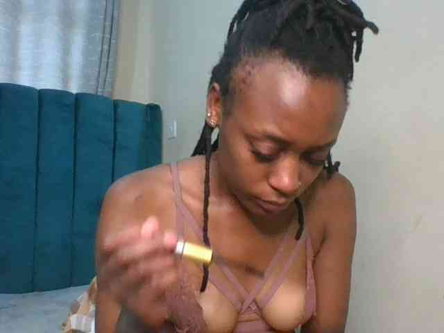 Drippingqueen23 webcam