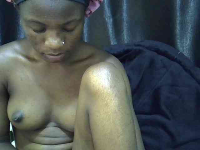 Evielilly Live Webcam on BongaCams