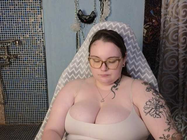 CatherineClaire live cam on BongaCams