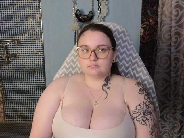 CatherineClaire live cam on BongaCams