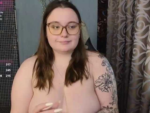 CatherineClaire live cam on BongaCams