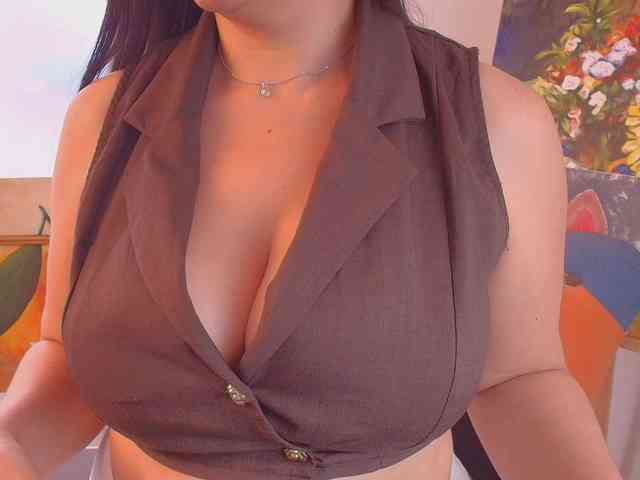 NahiaValentina webcam