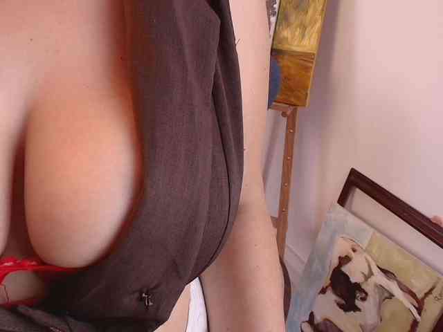 NahiaValentina webcam